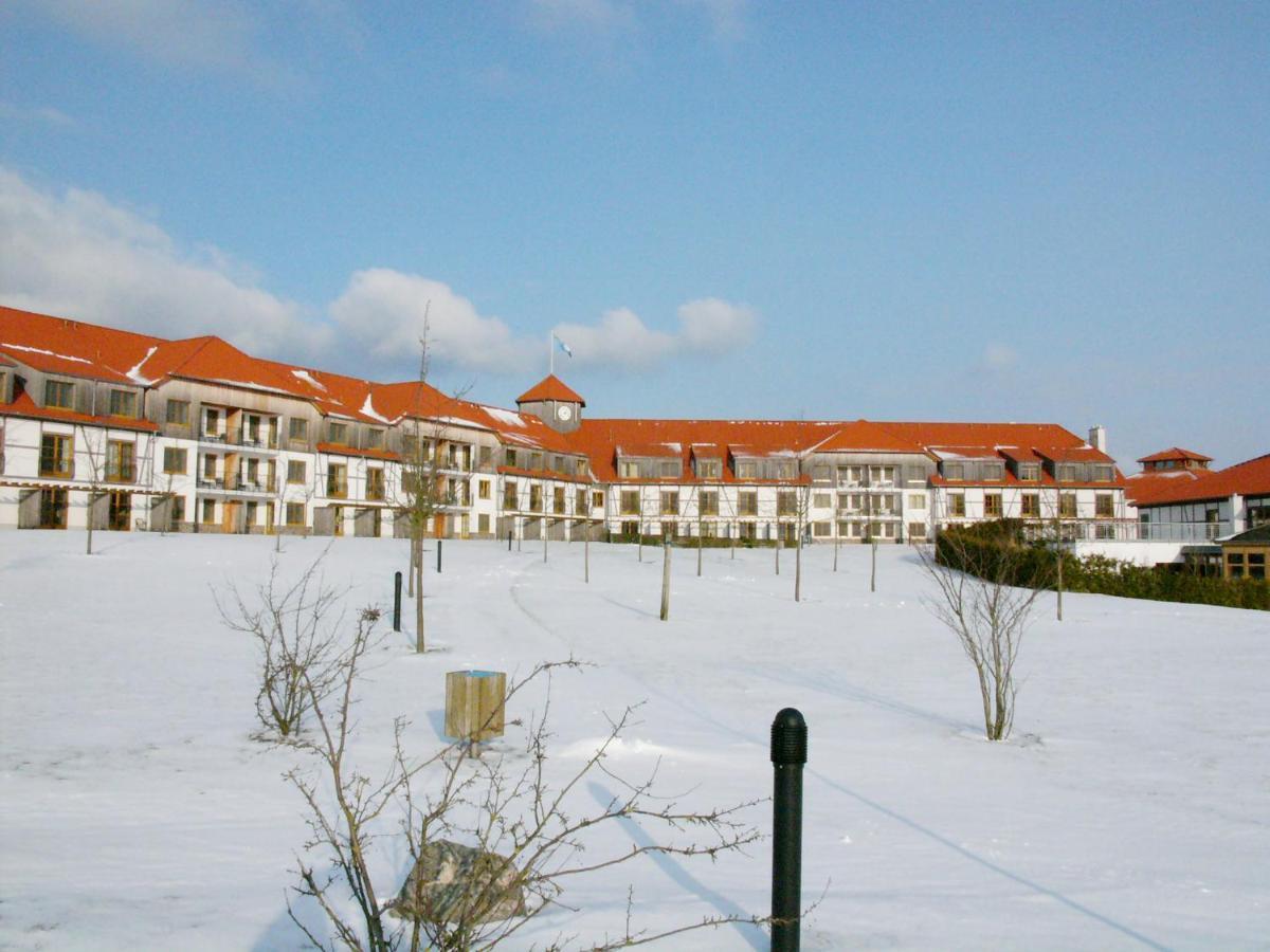 Отель Robinson Fleesensee Гёрен-Леббин Экстерьер фото